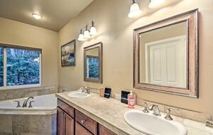 Deer Springs Retreat - Port Angeles, Washington