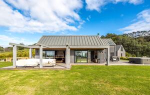 Oneroa Olive Estate - Waiheke Island, New Zealand
