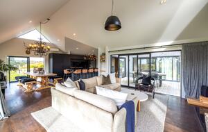 Oneroa Olive Estate - Waiheke Island, New Zealand