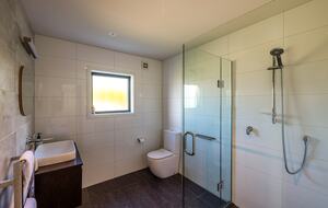 Oneroa Olive Estate - Waiheke Island, New Zealand