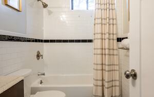 Charming Hideaway | 15 Minutes to NYC - Union City, New Jersey