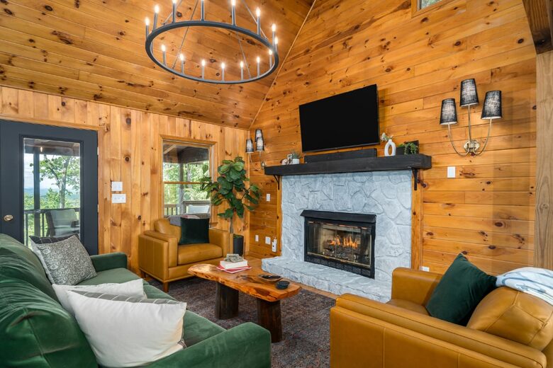 Blue Ridge Vista with Long-Range Mountain Views - Blue Ridge, Georgia