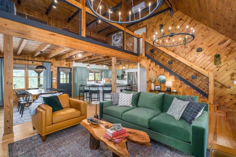 Blue Ridge Vista with Long-Range Mountain Views - Blue Ridge, Georgia