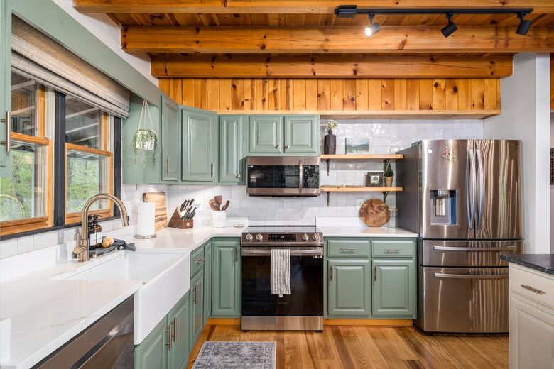 Blue Ridge Vista with Long-Range Mountain Views - Blue Ridge, Georgia