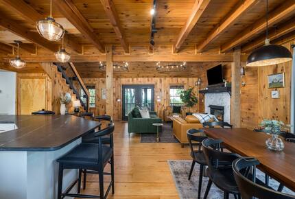 Blue Ridge Vista with Long-Range Mountain Views - Blue Ridge, Georgia