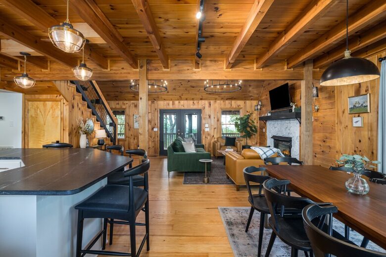 Blue Ridge Vista with Long-Range Mountain Views - Blue Ridge, Georgia