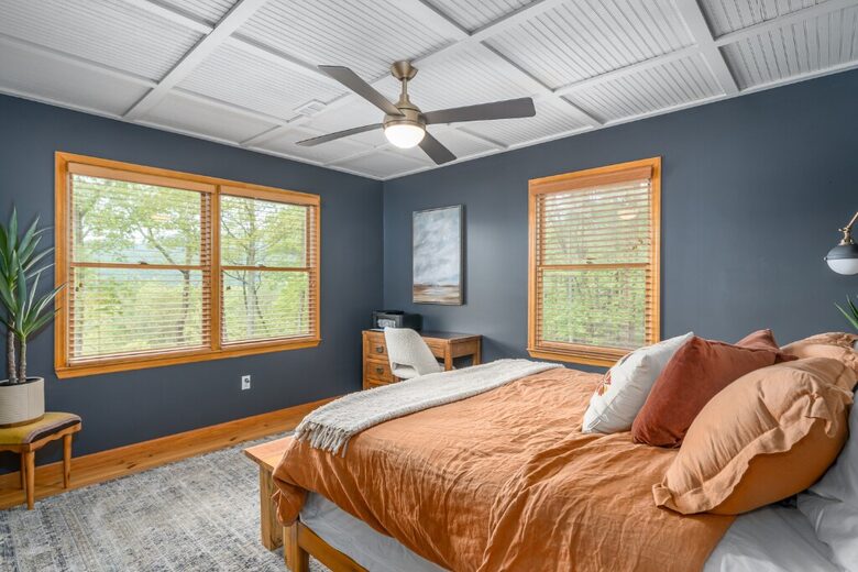 Blue Ridge Vista with Long-Range Mountain Views - Blue Ridge, Georgia