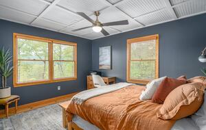 Blue Ridge Vista with Long-Range Mountain Views - Blue Ridge, Georgia