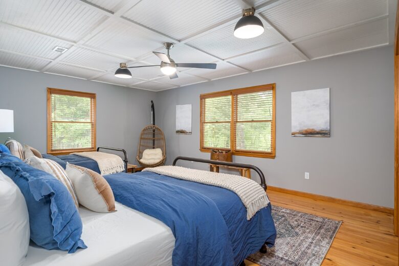 Blue Ridge Vista with Long-Range Mountain Views - Blue Ridge, Georgia