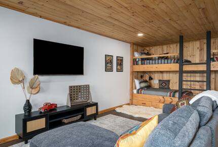 Blue Ridge Vista with Long-Range Mountain Views - Blue Ridge, Georgia