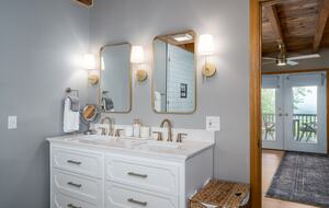 Blue Ridge Vista with Long-Range Mountain Views - Blue Ridge, Georgia