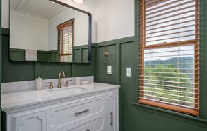 Blue Ridge Vista with Long-Range Mountain Views - Blue Ridge, Georgia