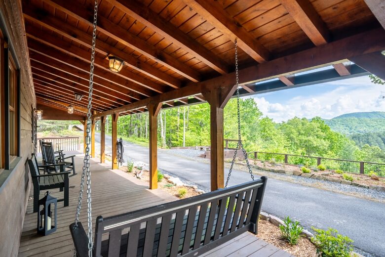 Blue Ridge Vista with Long-Range Mountain Views - Blue Ridge, Georgia