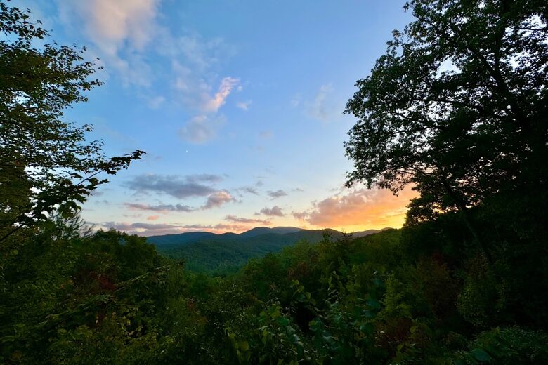 Blue Ridge Vista with Long-Range Mountain Views - Blue Ridge, Georgia