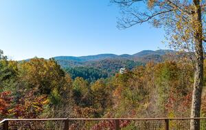 Blue Ridge Vista with Long-Range Mountain Views - Blue Ridge, Georgia