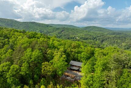Blue Ridge Vista with Long-Range Mountain Views - Blue Ridge, Georgia