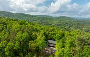 Blue Ridge Vista with Long-Range Mountain Views - Blue Ridge, Georgia