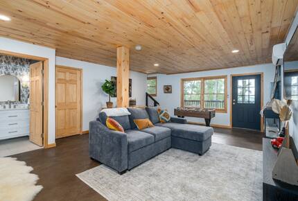 Blue Ridge Vista with Long-Range Mountain Views - Blue Ridge, Georgia