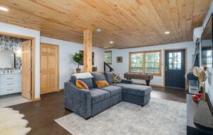 Blue Ridge Vista with Long-Range Mountain Views - Blue Ridge, Georgia