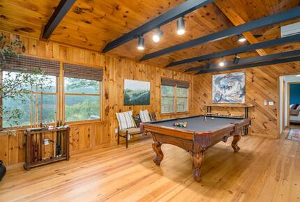 Blue Ridge Vista with Long-Range Mountain Views - Blue Ridge, Georgia