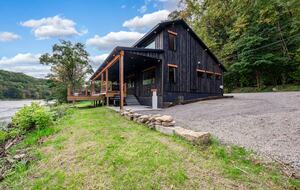 Walk to Foxburg/Riverfront - Parker, Pennsylvania