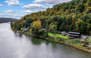Walk to Foxburg/Riverfront - Parker, Pennsylvania