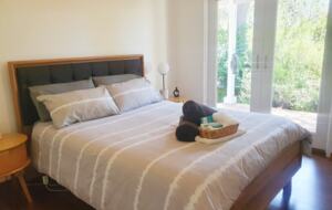 90 Mile Beach Luxury Escape - The Honeysuckles, Australia