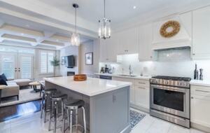 Executive Suburban Townhouse - Etobicoke, Canada