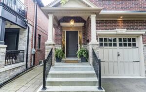 Executive Suburban Townhouse - Etobicoke, Canada