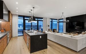 Snowmass Escape: Stylish 3-Bedroom with Stunning Mountain Views - Snowmass Village, Colorado