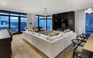 Snowmass Escape: Stylish 3-Bedroom with Stunning Mountain Views - Snowmass Village, Colorado