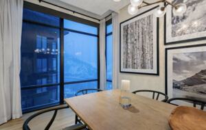 Snowmass Escape: Stylish 3-Bedroom with Stunning Mountain Views - Snowmass Village, Colorado