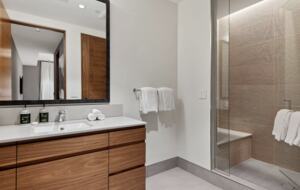 Snowmass Escape: Stylish 3-Bedroom with Stunning Mountain Views - Snowmass Village, Colorado