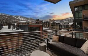 Snowmass Escape: Stylish 3-Bedroom with Stunning Mountain Views - Snowmass Village, Colorado