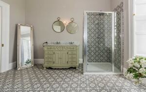 Kinsale Jewel - Kinsale, Ireland