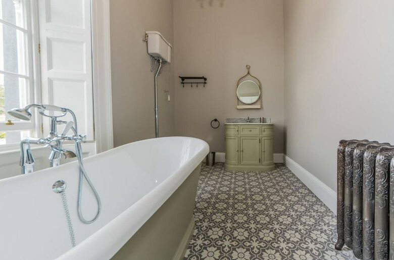 Kinsale Jewel - Kinsale, Ireland