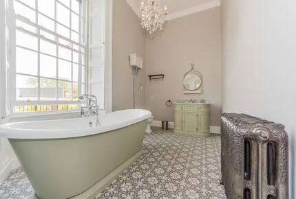 Kinsale Jewel - Kinsale, Ireland