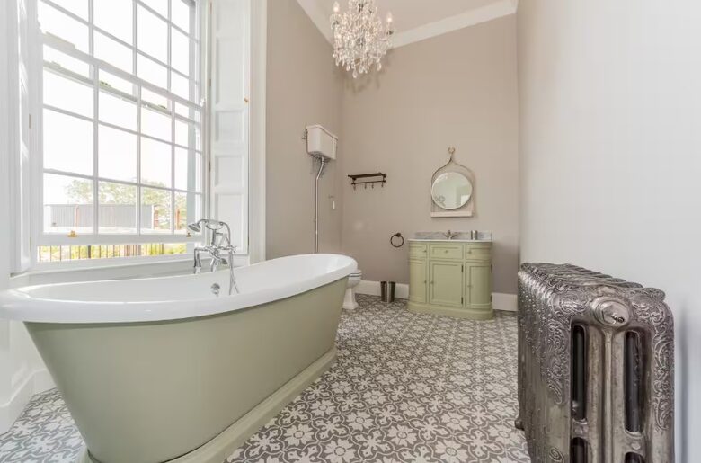 Kinsale Jewel - Kinsale, Ireland