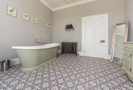 Kinsale Jewel - Kinsale, Ireland