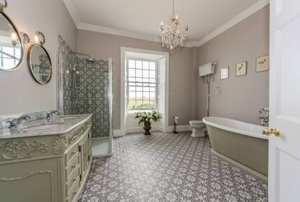 Kinsale Jewel - Kinsale, Ireland