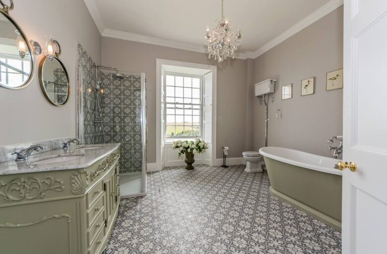 Kinsale Jewel - Kinsale, Ireland