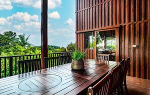 Treetops Sanctuary | Luxury Treehouse - Jaggan, Australia