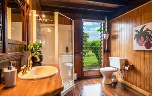 Treetops Sanctuary | Luxury Treehouse - Jaggan, Australia