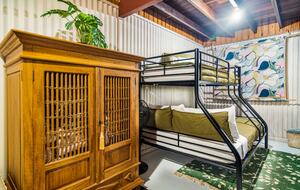 Treetops Sanctuary | Luxury Treehouse - Jaggan, Australia