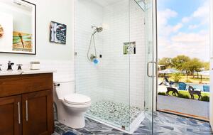 Tres A Lake Retreat - Canyon Lake, Texas