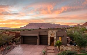 Paradise Against Red Cliffs with Expansive Views - St. George, Utah