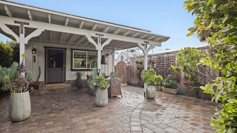 Photo inspiration: Gallery Detail: Serene Capistrano Beach Bungalow With Private Patio Hot Tub