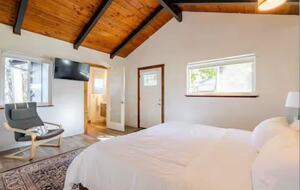 Hidden Lake House With Hot Tub & Views - Watsonville, California