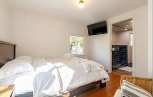 Hidden Lake House With Hot Tub & Views - Watsonville, California