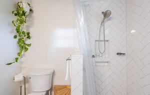 Hidden Lake House With Hot Tub & Views - Watsonville, California